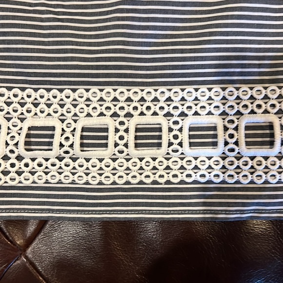 Preston & York Tunic - Picture 5 of 8